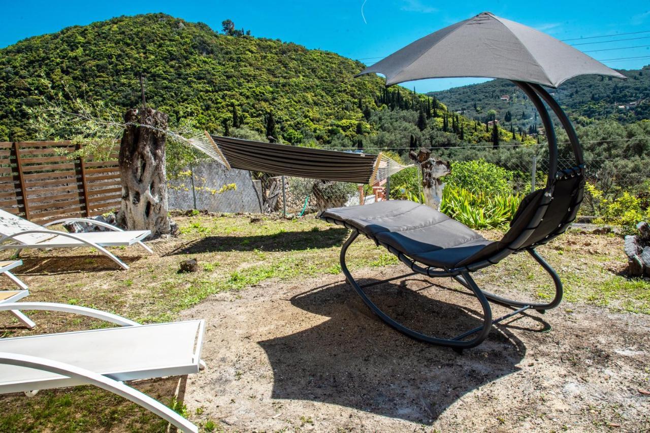 Nausika Rustic Cottage ปาเลโอกัสไตรซา ภายนอก รูปภาพ