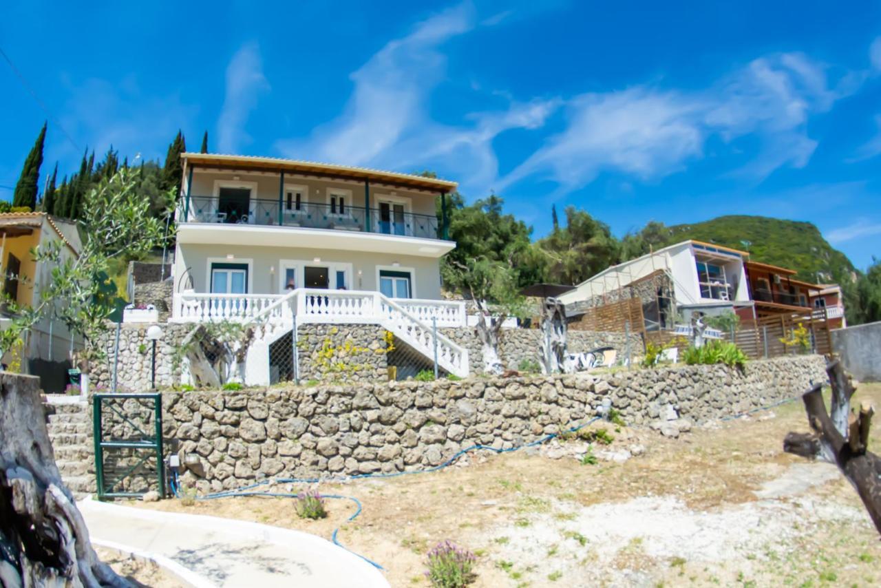 Nausika Rustic Cottage ปาเลโอกัสไตรซา ภายนอก รูปภาพ
