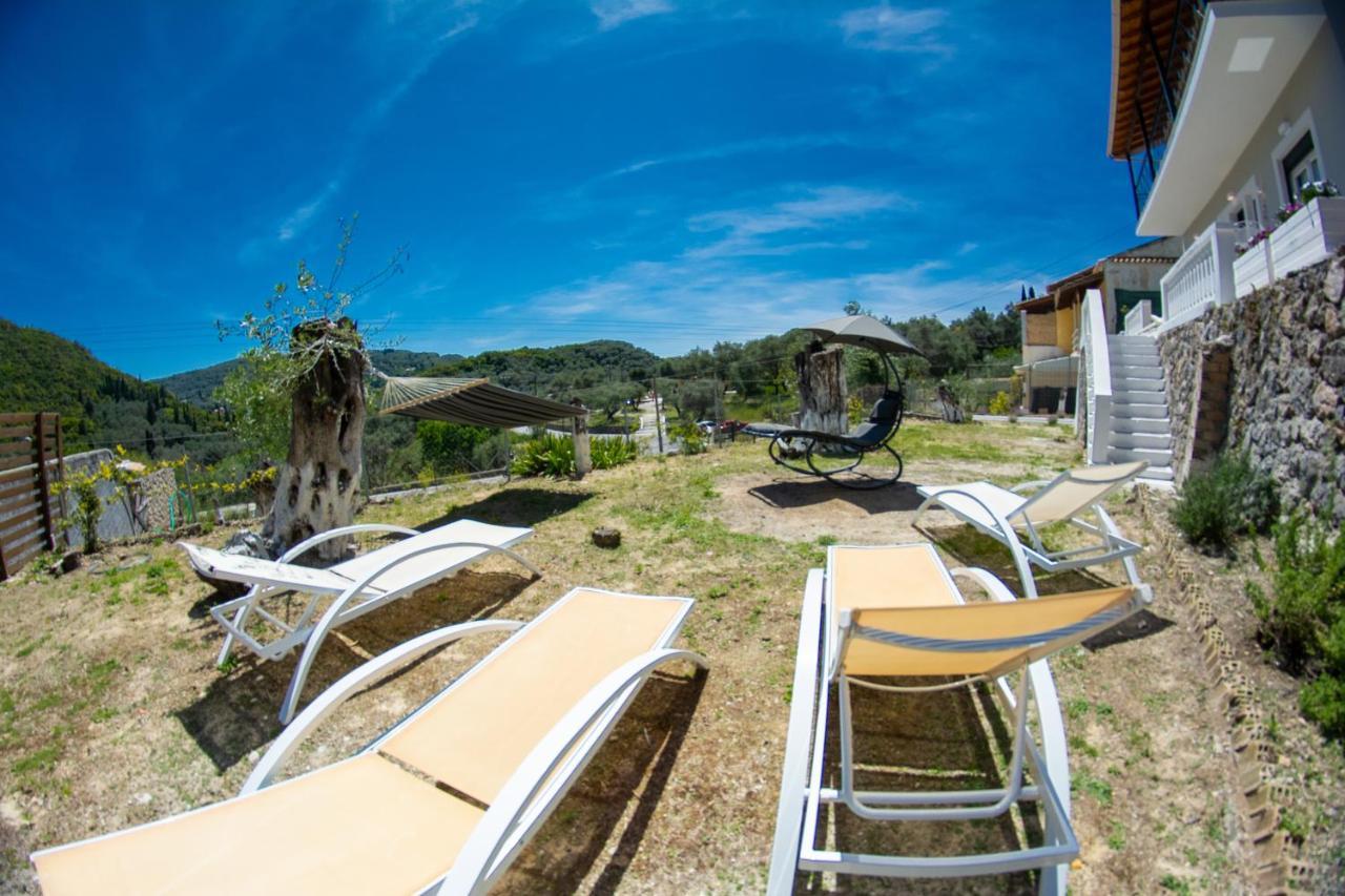 Nausika Rustic Cottage ปาเลโอกัสไตรซา ภายนอก รูปภาพ