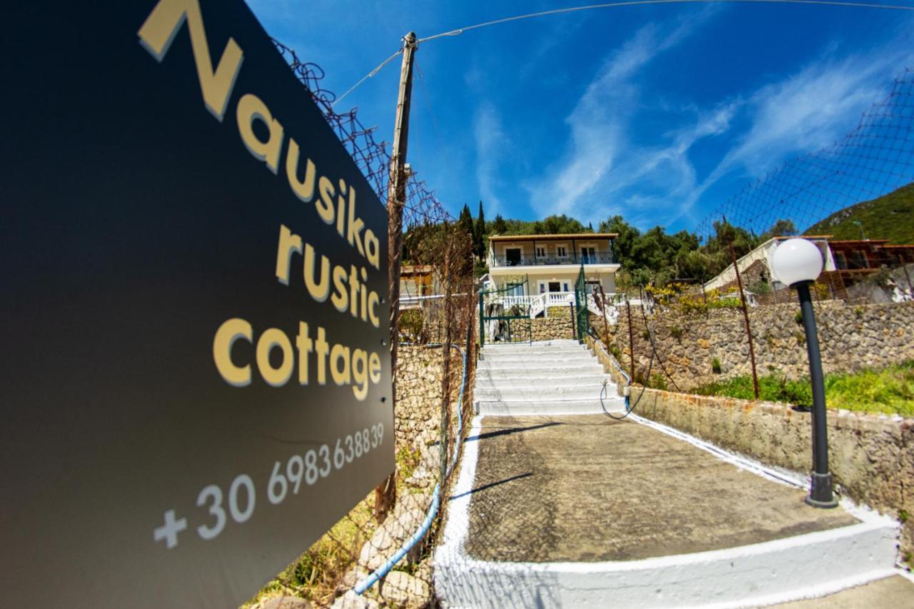 Nausika Rustic Cottage ปาเลโอกัสไตรซา ภายนอก รูปภาพ